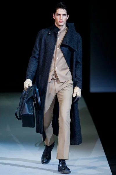 Look 17